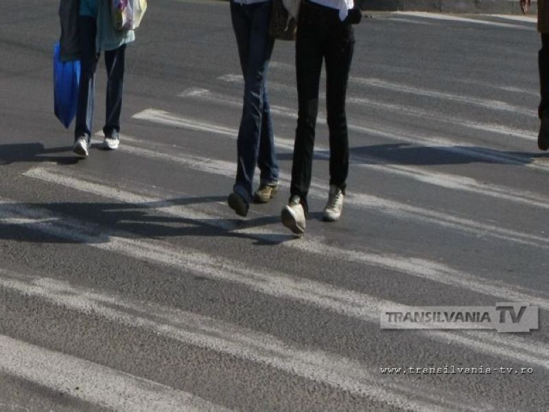 Accidentată în timp ce traversa neregulamentar strada