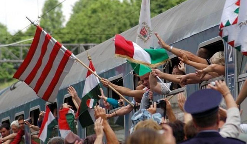 Aproximtiv 2.000 de pelerini din Ungaria ajung cu două trenuri speciale la Şumuleu-Ciuc, cu ocazia Rusaliilor