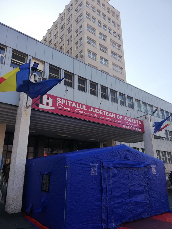 Măsuri preventive la Spitalul Județean de Urgență Baia Mare – 3 corturi pentru triaj, atât la intrarea în spital, cât și la UPU