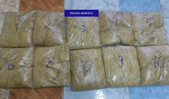 Tutun, deținut ilegal, confiscat de polițiștii din Valea lui Mihai