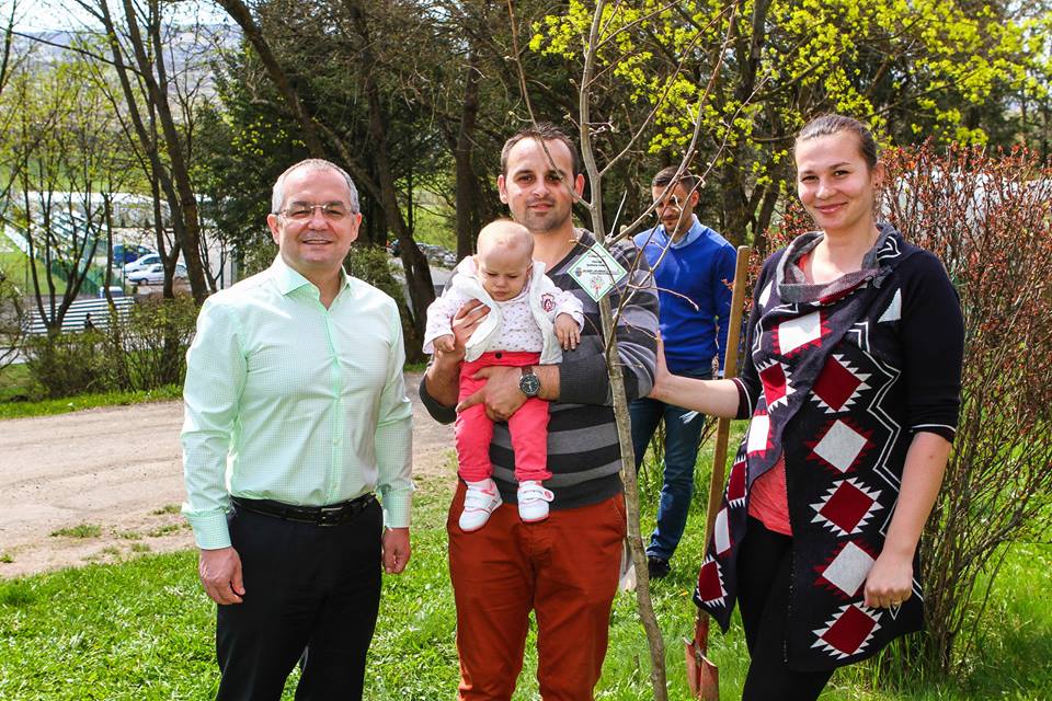 Programul „Un copil – un arbore” continuă la Cluj-Napoca