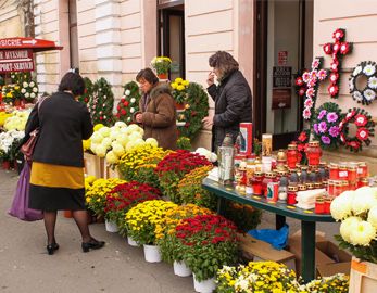 Cluj Napoca: Amplasamente aprobate pentru comercializarea florilor si lumanarilor cu ocazia zilei de 1 noiembrie