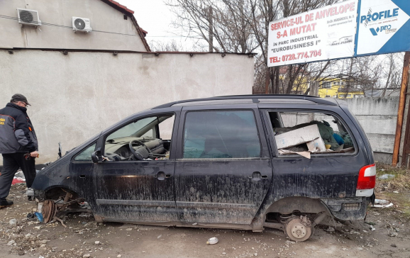 În Oradea, continuă acțiunea de ridicare a mașinilor abandonate pe domeniul public