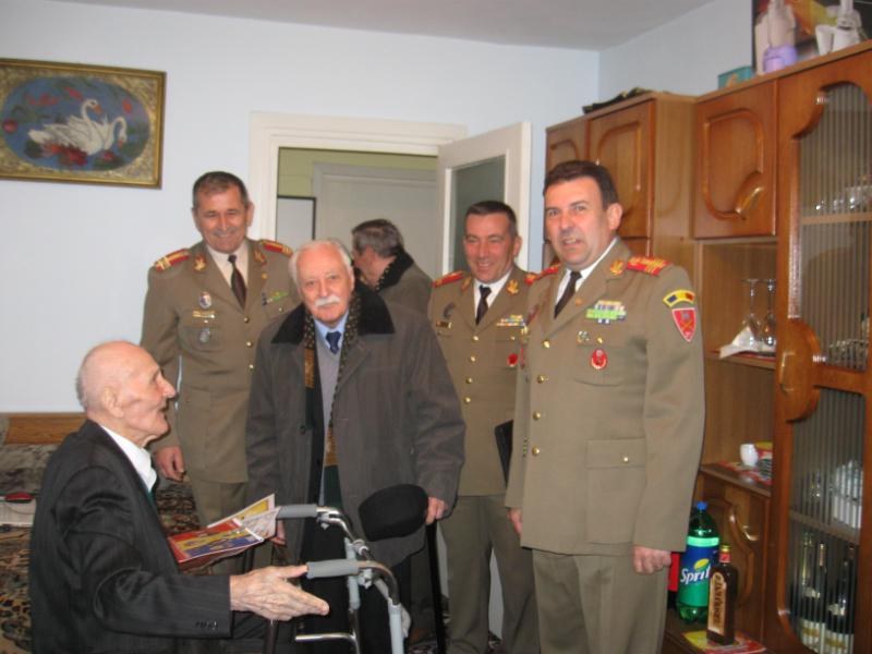 Veteran de război, sărbătorit la împlinirea vârstei de 97 de ani (Galerie FOTO)