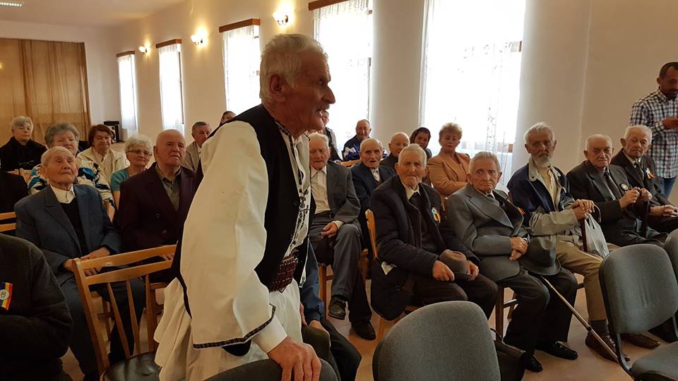 Diplome de Excelență și câte un premiu în valoare de 400 de lei acordate de CJ Hunedoara pentru veteranii de război