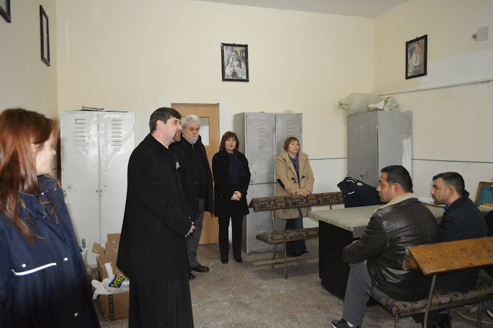 Deținuții din Penitenciarul Bârcea Mare au fost vizitați de reprezentanții Episopiei Devei și Hunedoarei
