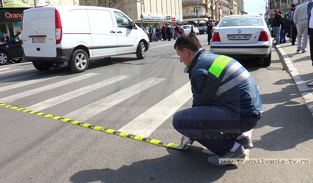 O femeie de 65 de ani, accidentată pe trecerea de pietoni
