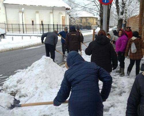 Beneficiarii de ajutor social pot lucra ca zilieri în Deva