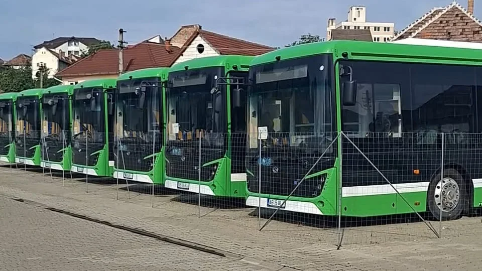 O călătorie cu autobuzul electric… 1 leu! Iar abonamentul lunar… 30 de lei! La Blaj.