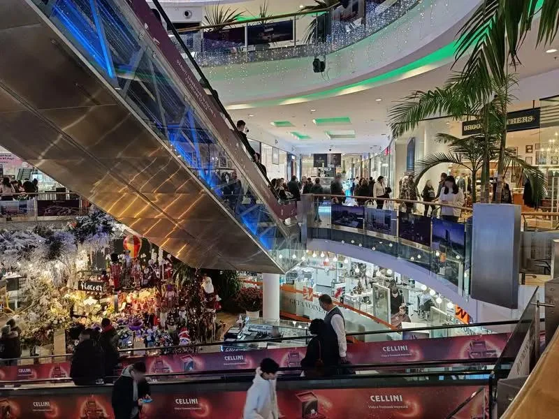 La mall cu nevastă-mea. Soția știe mai multe despre magazine decât vânzătoarele! „Doar câteva magazine” – cea mai periculoasă propoziție!